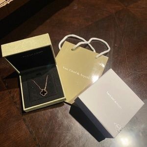 Van Cleef Alhambra pendant